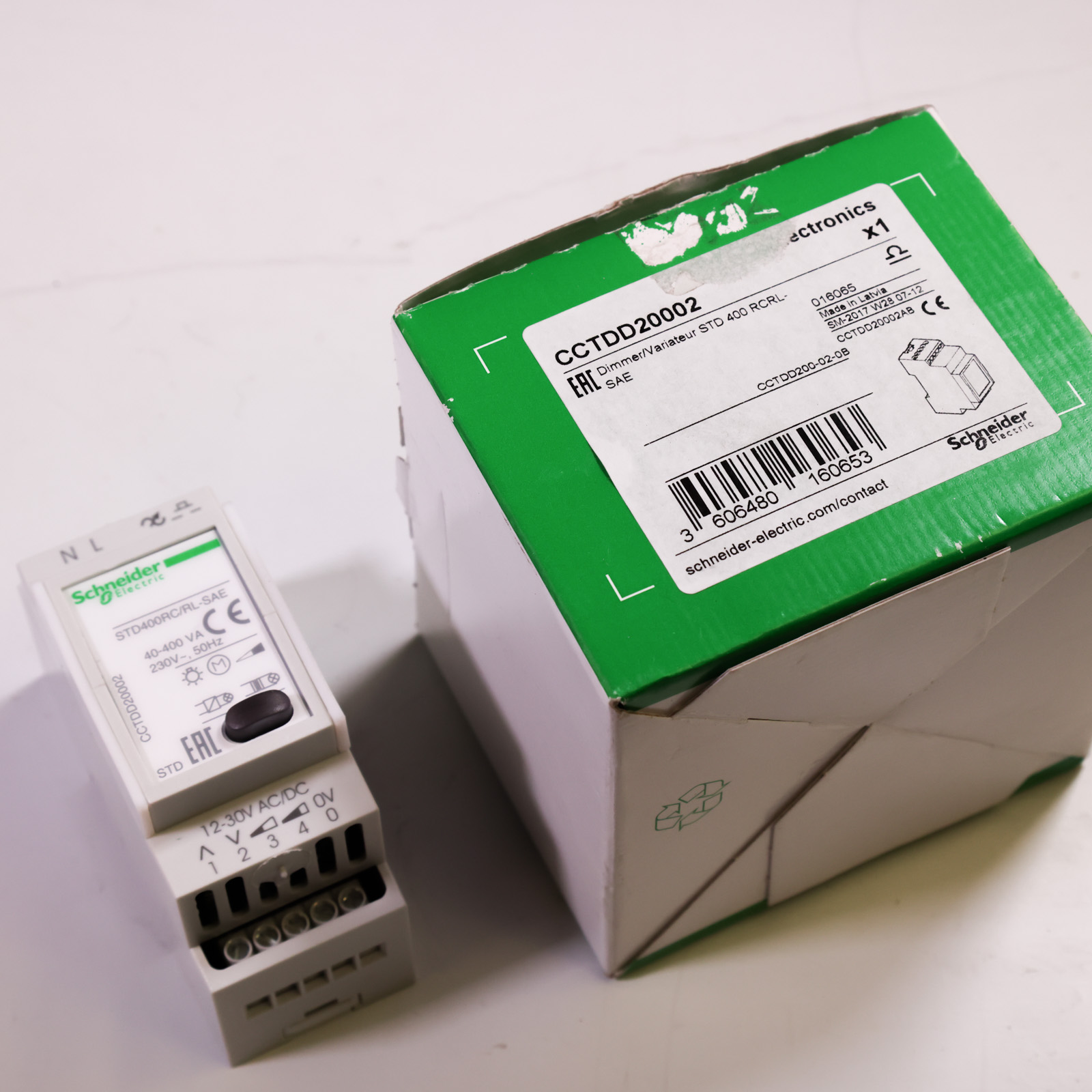 Yleishimmennin Schneider Electric CCTDD20002 STD 400 RCRL
