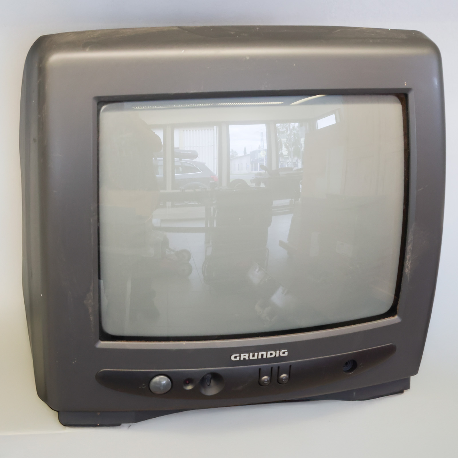 Mustavalkotelevisio