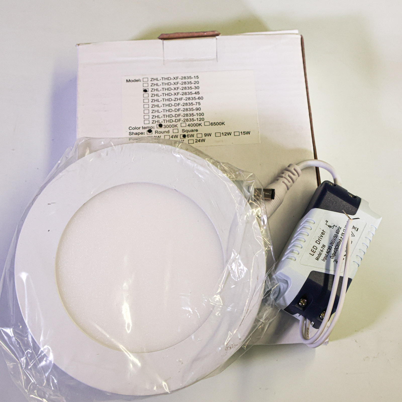 LED-paneelivalaisin ZHL-THD-XF-2835-30-sarja